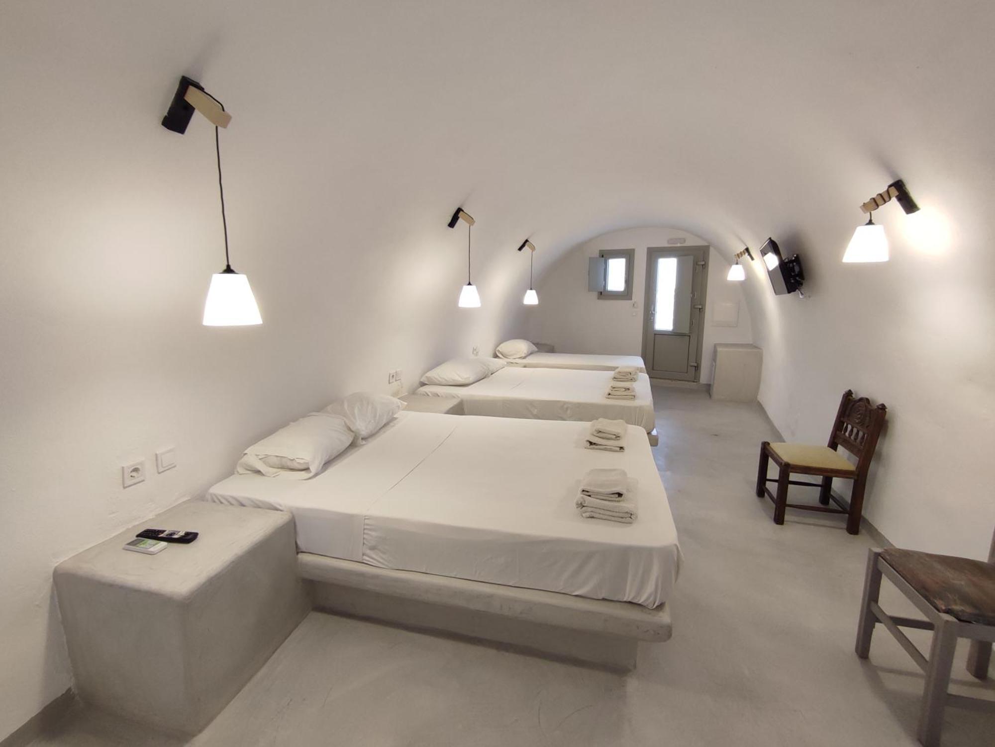 Central Santorini Serenity Rooms ثيرا المظهر الخارجي الصورة