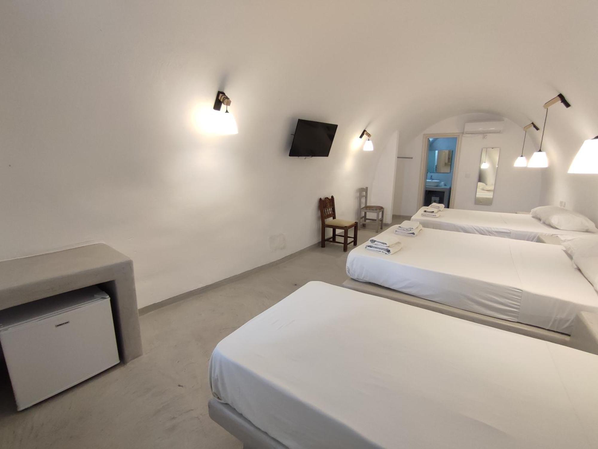 Central Santorini Serenity Rooms ثيرا المظهر الخارجي الصورة