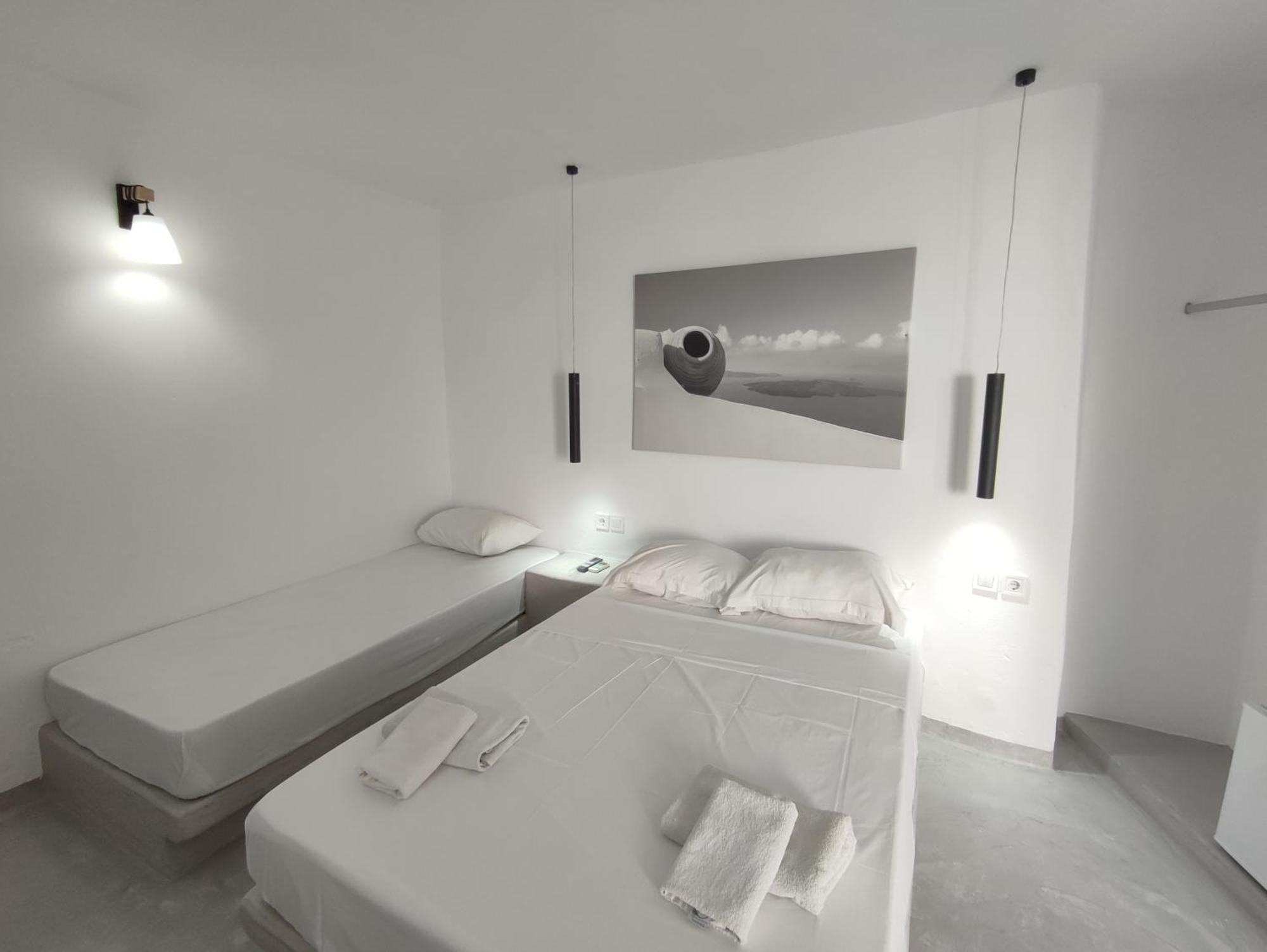 Central Santorini Serenity Rooms ثيرا المظهر الخارجي الصورة